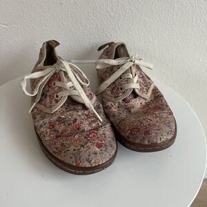Dr. Martens Soho Floral Print Shoes Women's Size 8 Airwaire Lace Up Canvas